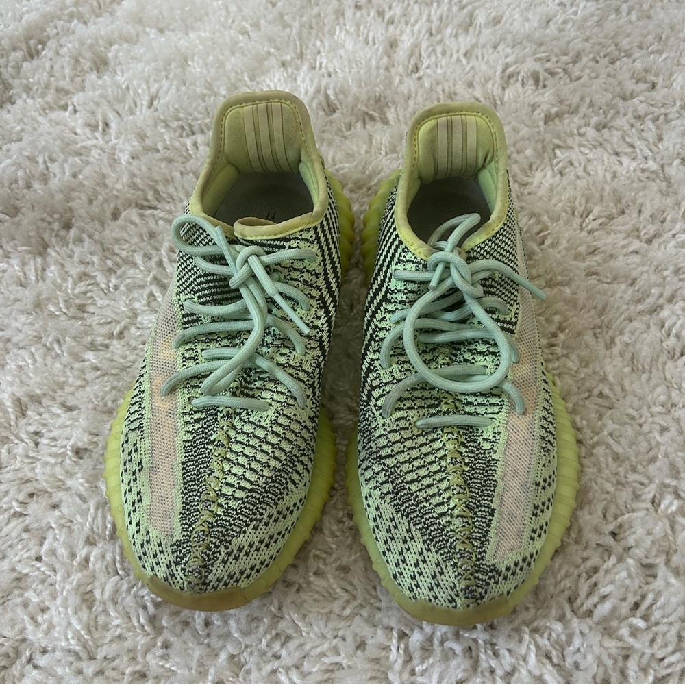 SIZE 7 Adidas Yeezy Boost 350 V2 Non-Reflective green - Picture 5 of 5